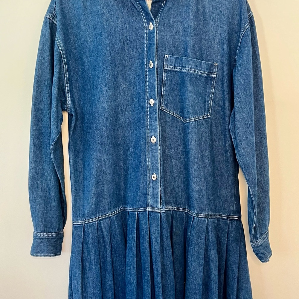 Vintage 90’s Jones Wear Blue Denim Button-Up midi Dress with pleated skirt